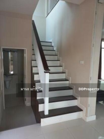 ให้เช่า บ้านแฝด2ชั้น 40ตรว. อยู่ถนน เลียบคลองสอง ซอยเดียวกับซาฟารีเวิลด์ ใกล้ห้างแฟชั่นไอส์แลนด์ ให้เช่า20,000/เดือน (ห้ามเลี้ยงสัตว์)